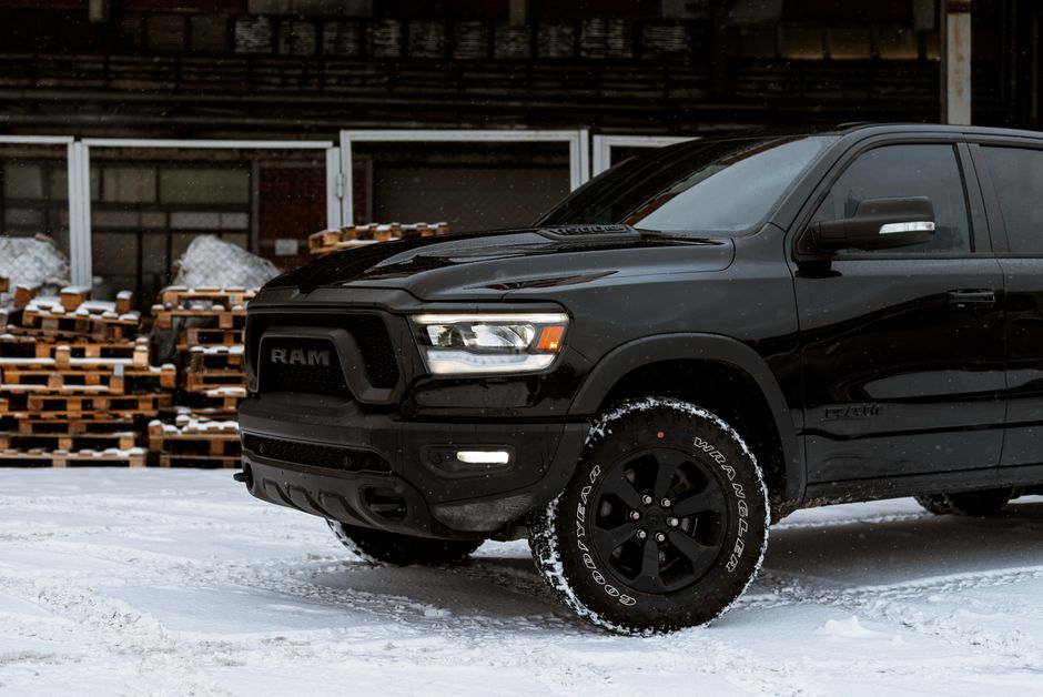 Choose All-Season Tires for Rain, All-Weather Tires for Snow
