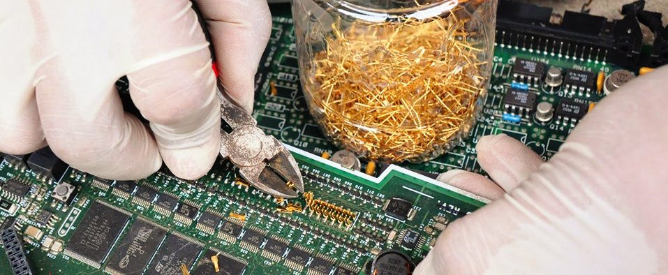 Gold in Electronics: Identification and Applications Guide